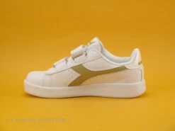 Diadora GAME P PS Girl - White Gold - Basket Fille 2 Scratches - Blanc Or -Célèbre Chaussures Magasin cd24607c73b9e66c561f35ea11d5d5ef img 6705.jpg 167615
